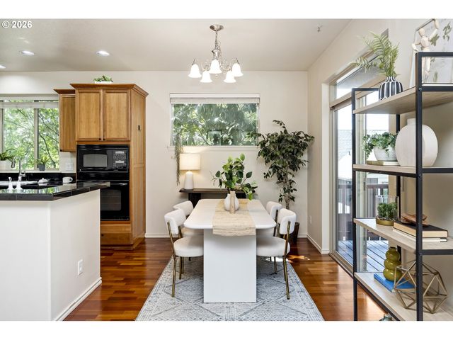 16393 Sw KESSLER Ln, Portland, OR 97224