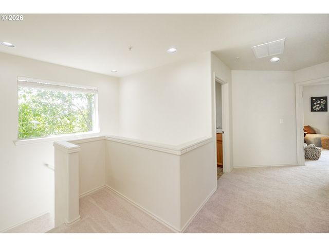16393 Sw KESSLER Ln, Portland, OR 97224