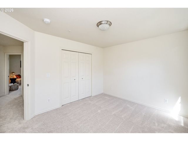 16393 Sw KESSLER Ln, Portland, OR 97224