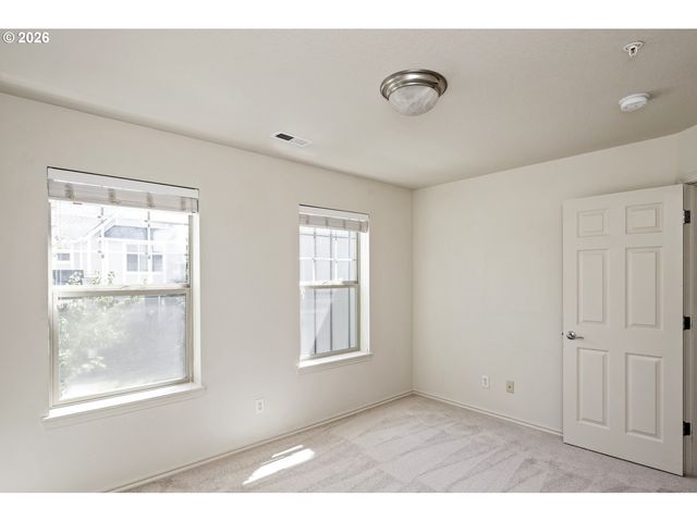 16393 Sw KESSLER Ln, Portland, OR 97224