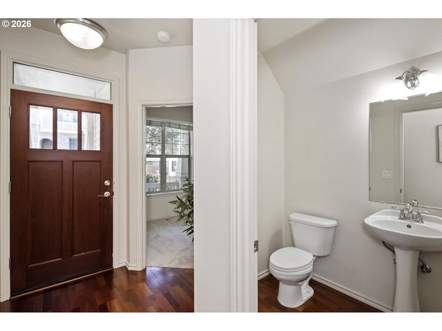 16393 Sw KESSLER Ln, Portland, OR 97224