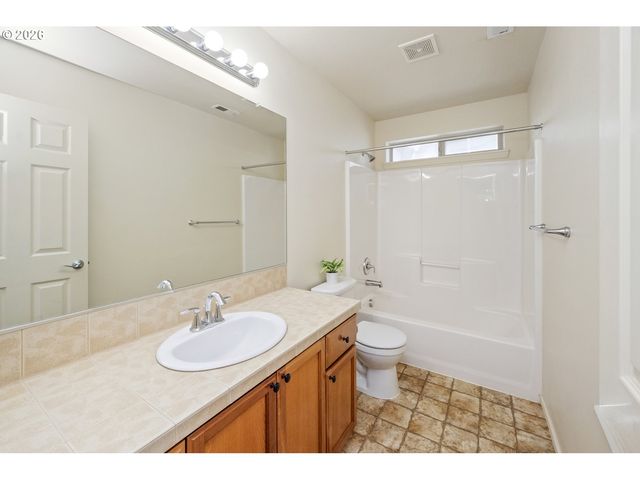 16393 Sw KESSLER Ln, Portland, OR 97224