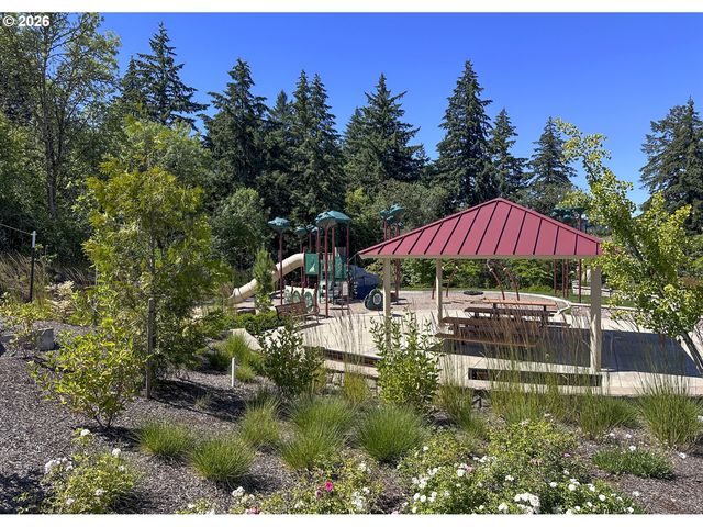 16393 Sw KESSLER Ln, Portland, OR 97224