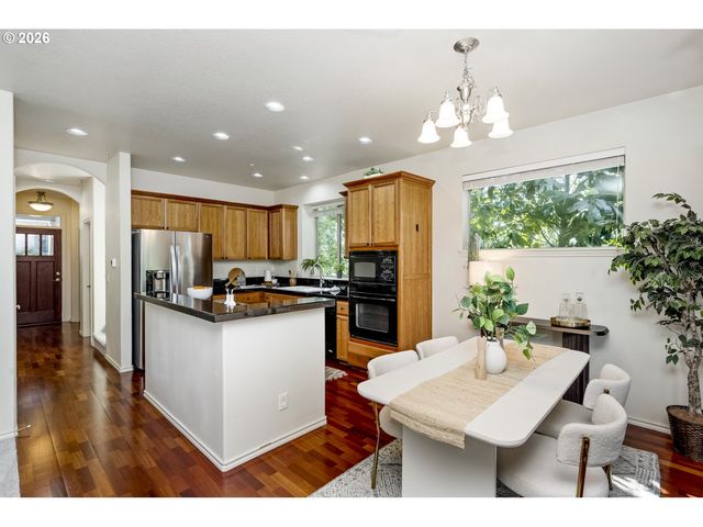 16393 Sw KESSLER Ln, Portland, OR 97224