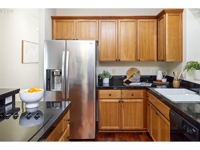 16393 Sw KESSLER Ln, Portland, OR 97224