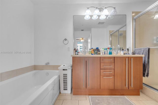 1111 SW 1st Ave 1217, Miami, FL 33130