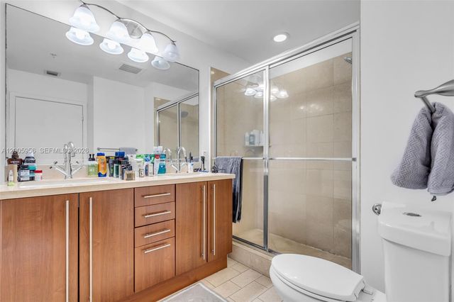 1111 SW 1st Ave 1217, Miami, FL 33130