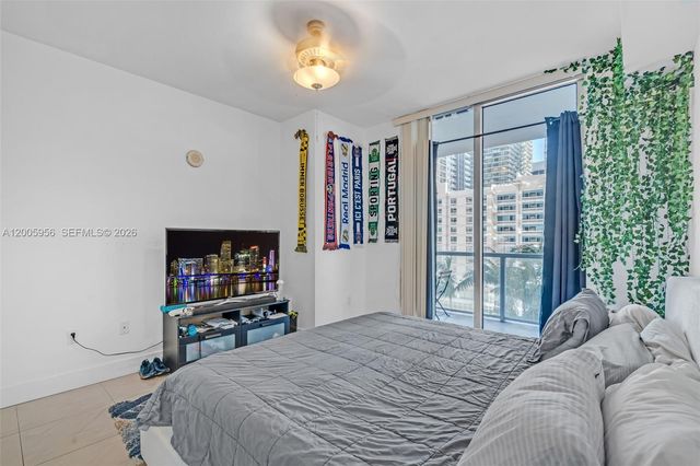 1111 SW 1st Ave 1217, Miami, FL 33130