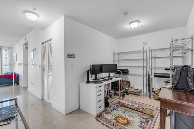 1111 SW 1st Ave 1217, Miami, FL 33130