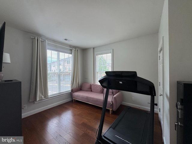 20625 LISTER TER, Ashburn, VA 20147