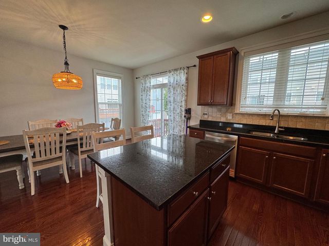 20625 LISTER TER, Ashburn, VA 20147