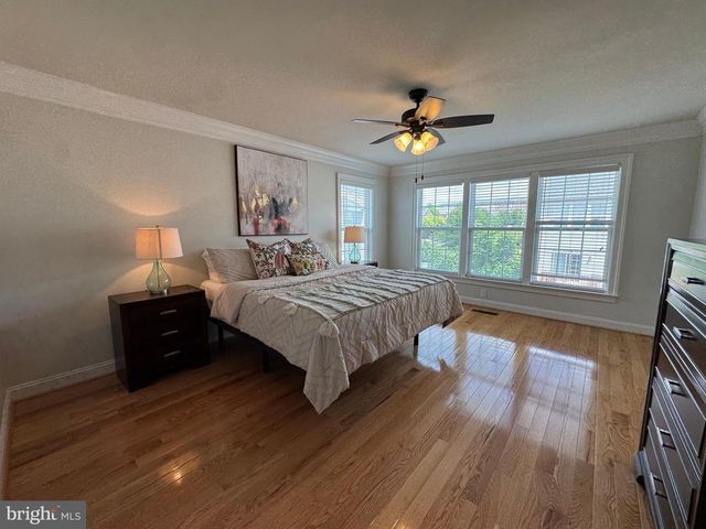 20625 LISTER TER, Ashburn, VA 20147