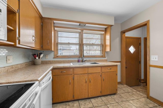 4525 Quail Avenue N, Robbinsdale, MN 55422