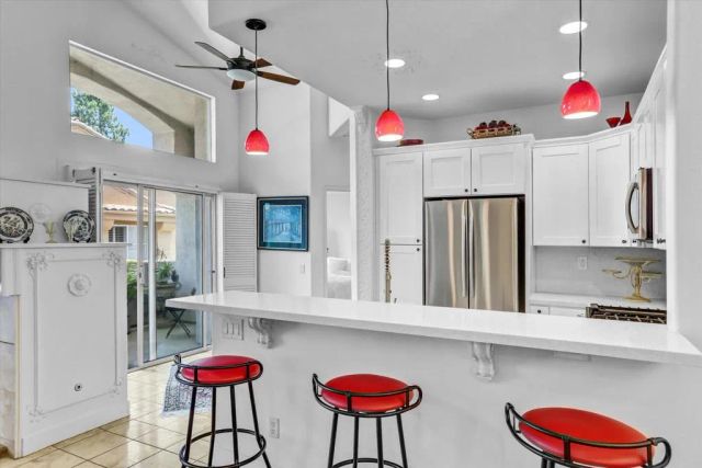 5536 Renaissance Avenue 1, San Diego, CA 92122