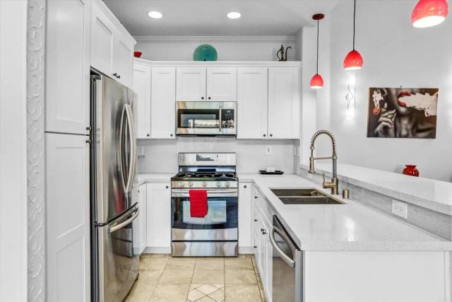 5536 Renaissance Avenue 1, San Diego, CA 92122