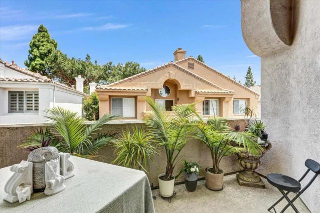 5536 Renaissance Avenue 1, San Diego, CA 92122