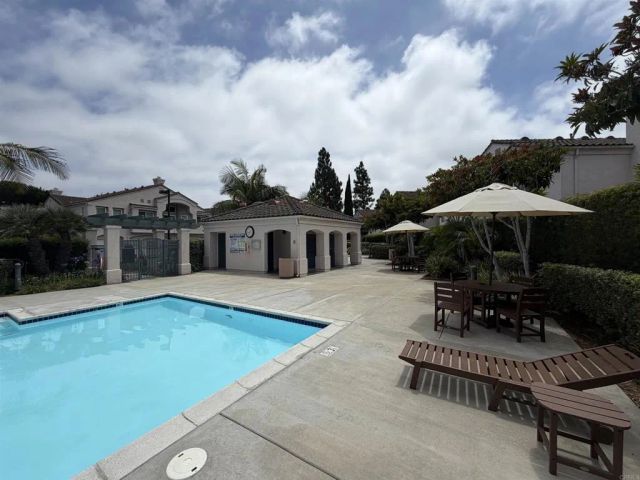 5536 Renaissance Avenue 1, San Diego, CA 92122