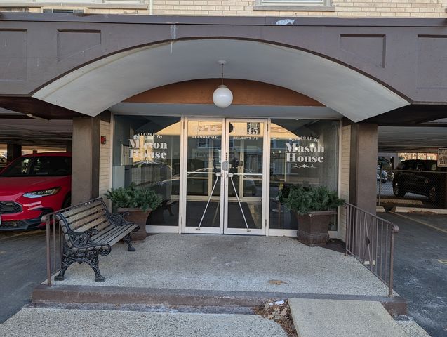 8245 W BELMONT Avenue 4L, River Grove, IL 60171