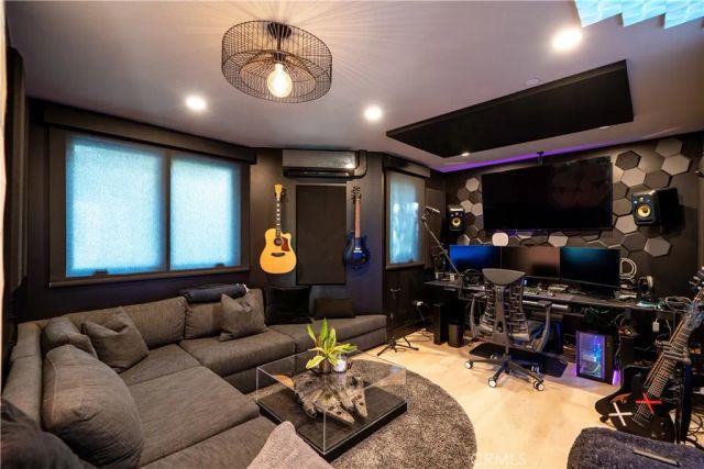 3656 Avenida Del Sol, Studio City, CA 91604