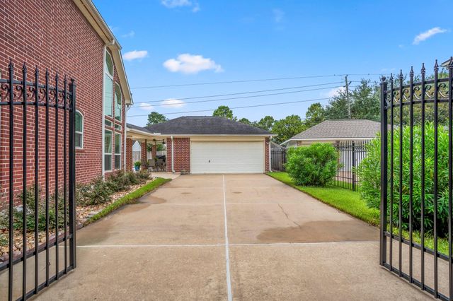 17327 W Copper Lakes Drive, Houston, TX 77095
