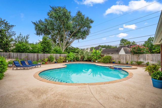 17327 W Copper Lakes Drive, Houston, TX 77095