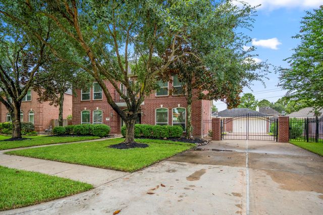 17327 W Copper Lakes Drive, Houston, TX 77095