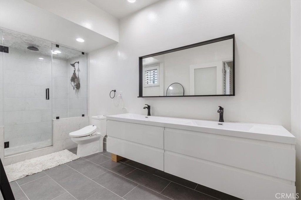 Image 32 of property listing at 15133 Magnolia E, Sherman Oaks, CA 91403