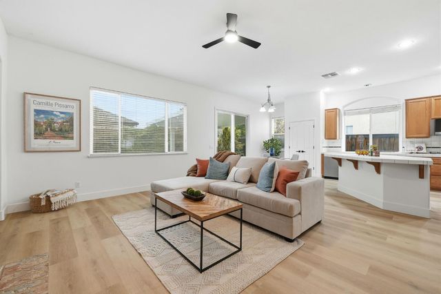 9523 Clarke Farms Rd, Elk Grove, CA 95624