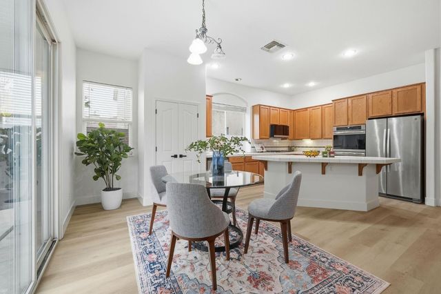 9523 Clarke Farms Rd, Elk Grove, CA 95624