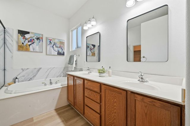 9523 Clarke Farms Rd, Elk Grove, CA 95624