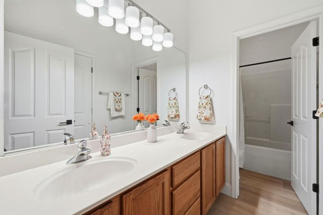 9523 Clarke Farms Rd, Elk Grove, CA 95624