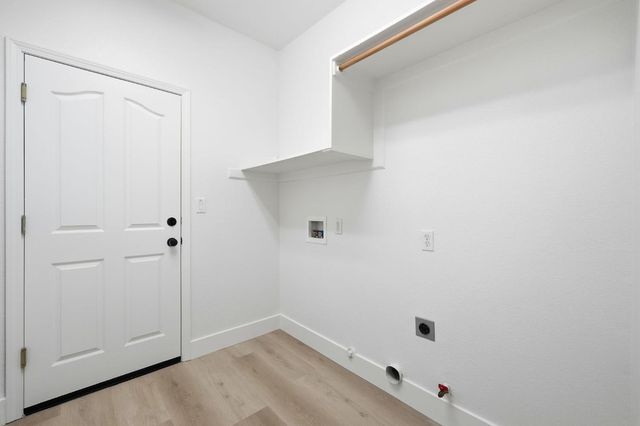 9523 Clarke Farms Rd, Elk Grove, CA 95624