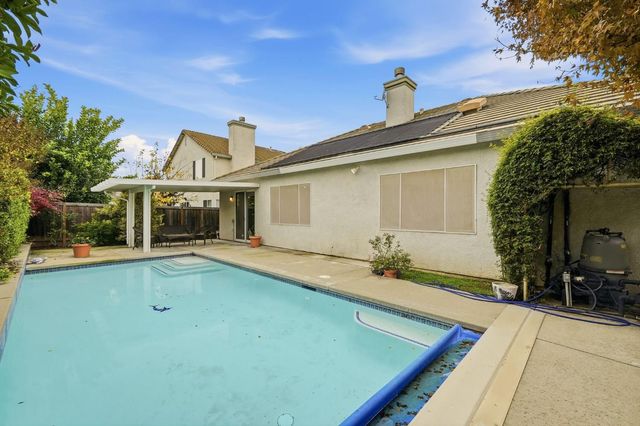 9523 Clarke Farms Rd, Elk Grove, CA 95624