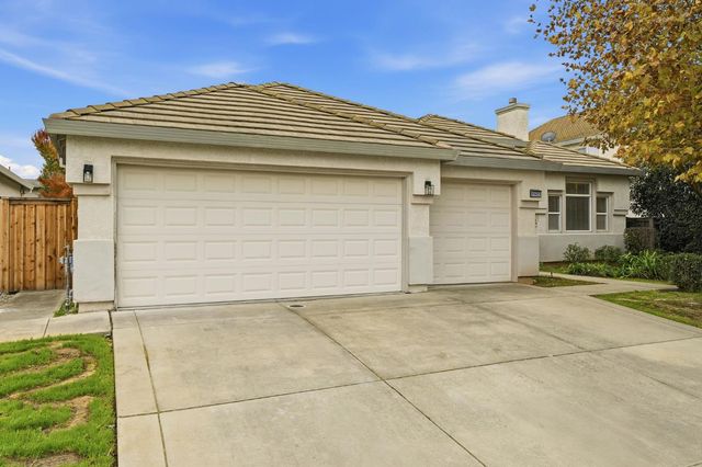 9523 Clarke Farms Rd, Elk Grove, CA 95624