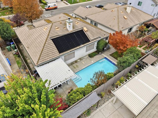 9523 Clarke Farms Rd, Elk Grove, CA 95624