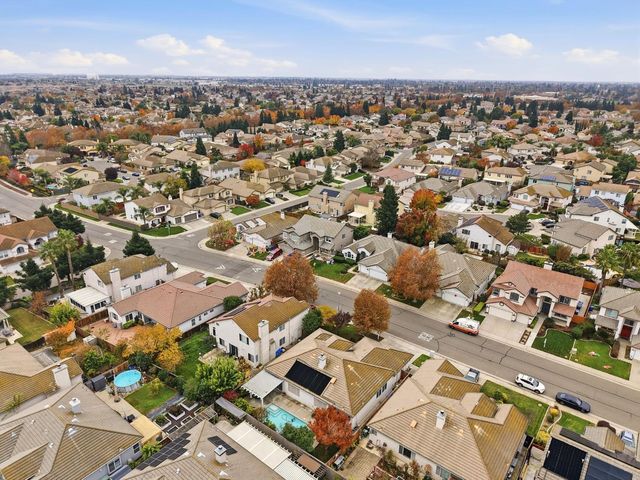 9523 Clarke Farms Rd, Elk Grove, CA 95624