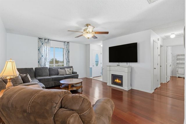 405 Mustang Trail, Granbury, TX 76049