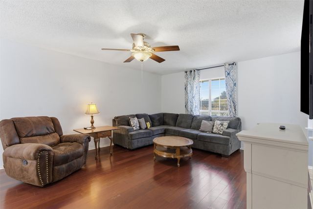 405 Mustang Trail, Granbury, TX 76049