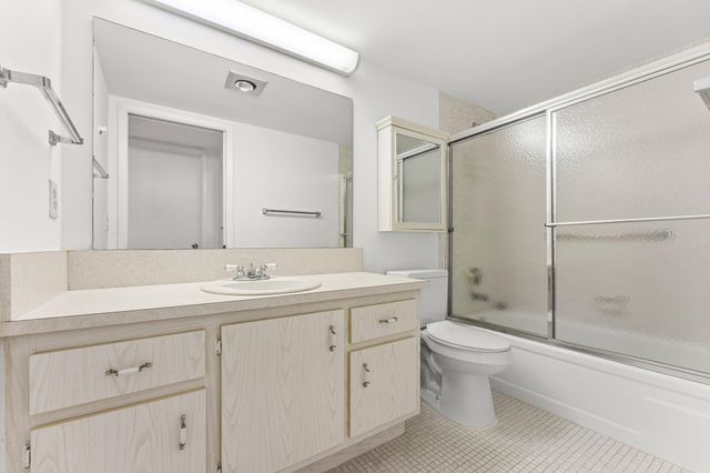 1047 Lincoln C, Boca Raton, FL 33434