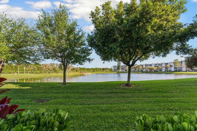1047 Lincoln C, Boca Raton, FL 33434
