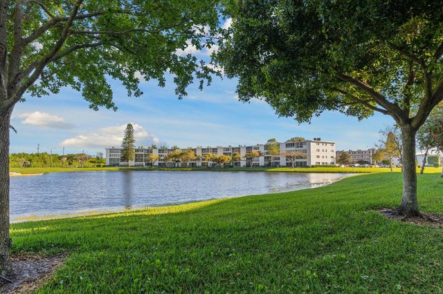 1047 Lincoln C, Boca Raton, FL 33434