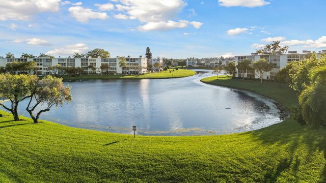 1047 Lincoln C, Boca Raton, FL 33434