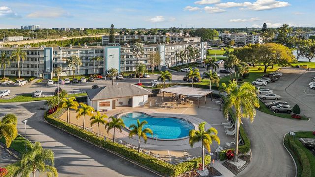 1047 Lincoln C, Boca Raton, FL 33434