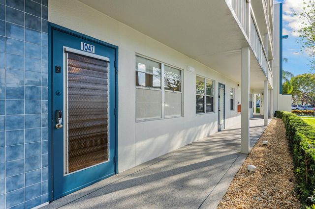 1047 Lincoln C, Boca Raton, FL 33434