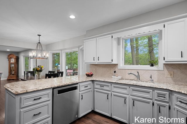 7033 Youngstown Avenue, Georgetown Twp, MI 49426