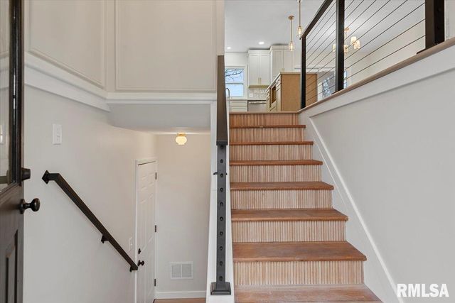 31 GLENWOOD Lane, Chatham, IL 62629