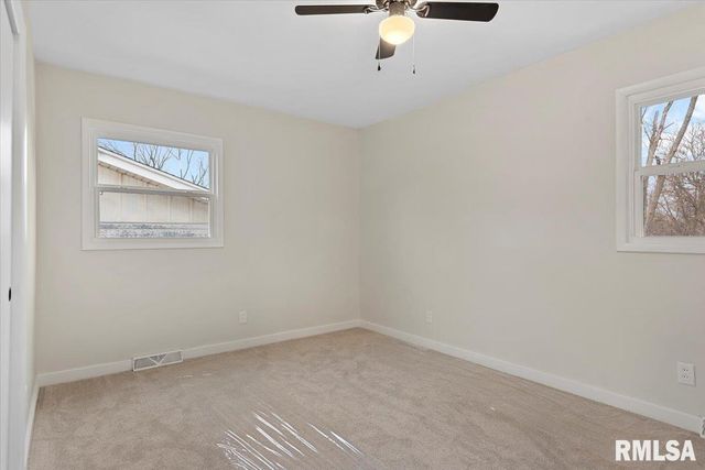 31 GLENWOOD Lane, Chatham, IL 62629