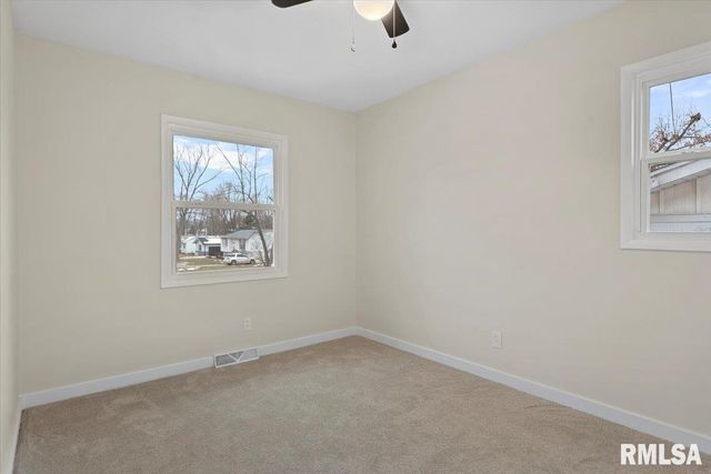 31 GLENWOOD Lane, Chatham, IL 62629