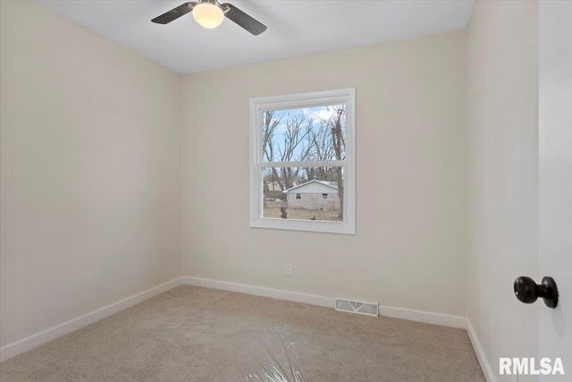 31 GLENWOOD Lane, Chatham, IL 62629