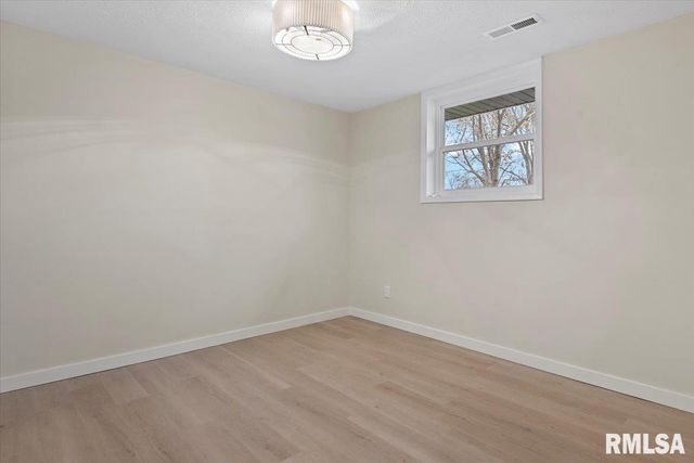 31 GLENWOOD Lane, Chatham, IL 62629